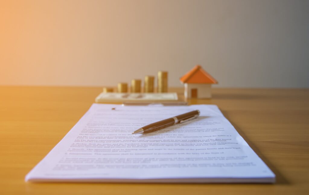 Upwards-Only Rent Reviews: What to Do Now, Before the New Rules Take Effect 2 Lease,/,Rental,Agreement,Document,With,Keys,And,Pen.,Highlighted