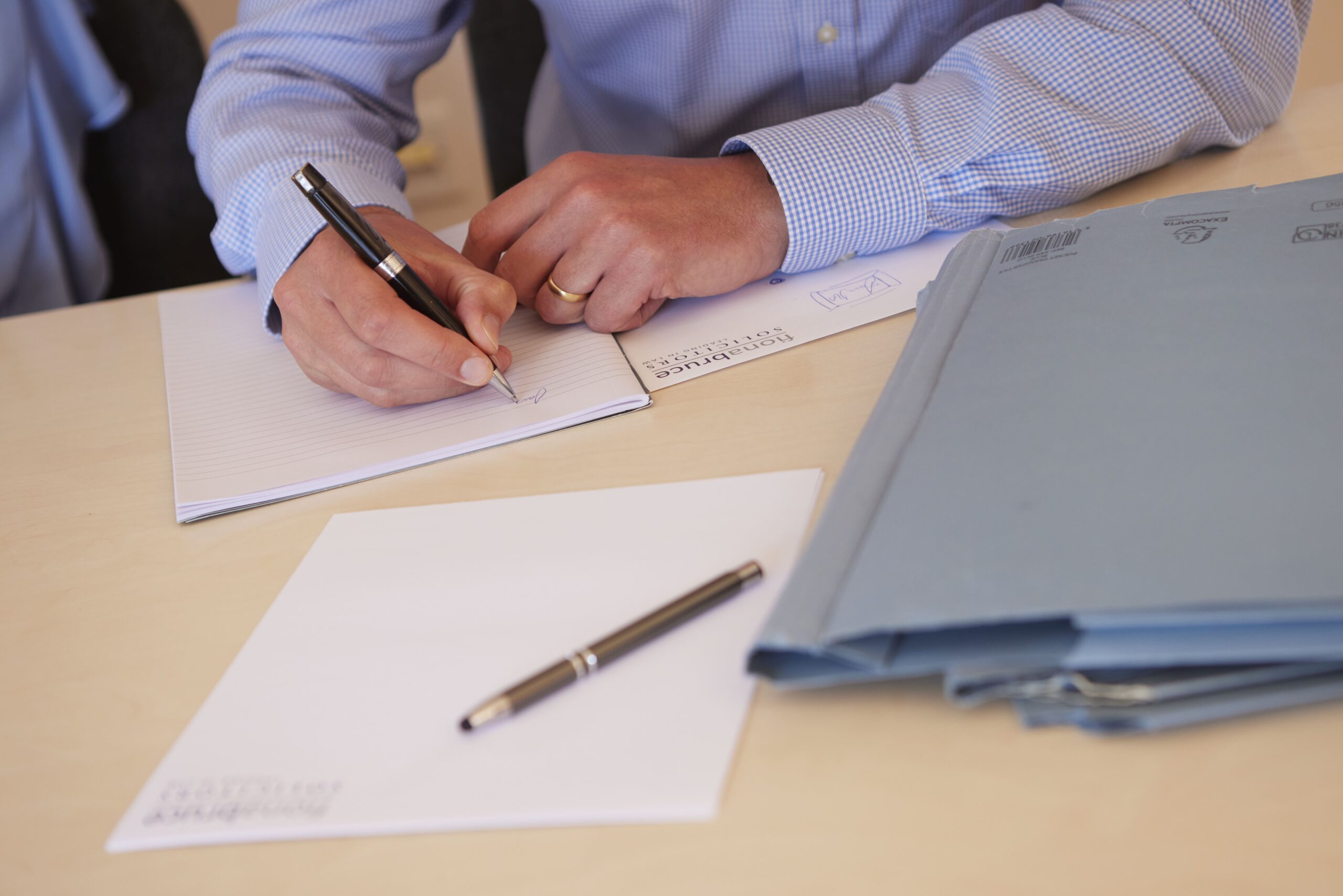 About Us 5 Fiona Bruce 1948 min scaled